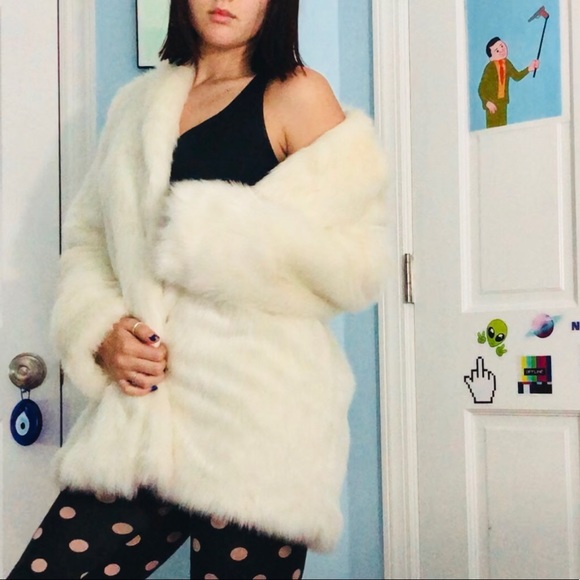 Marshmallow Fluff Faux Fur Coat - Picture 2 of 5